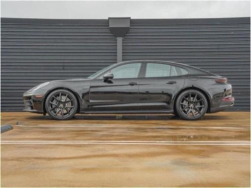 2025 Porsche Panamera 4