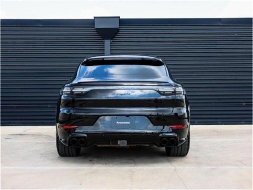 2022 Porsche Cayenne Platinum Edition