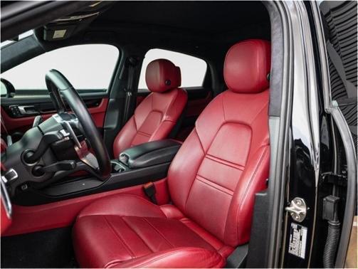 2022 Porsche Cayenne Platinum Edition