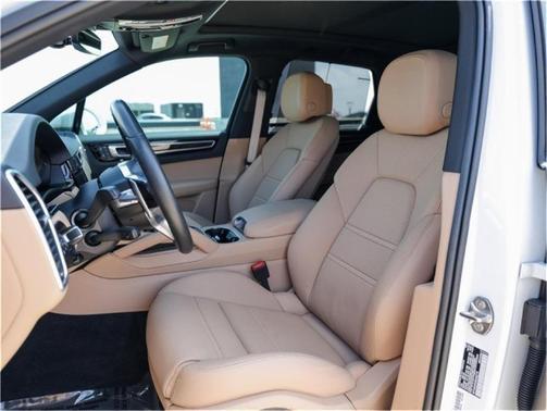 2022 Porsche Cayenne E-Hybrid Platinum Edition