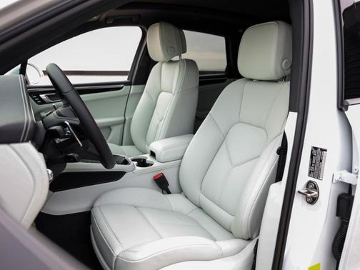 White 2026 Porsche Macan Base