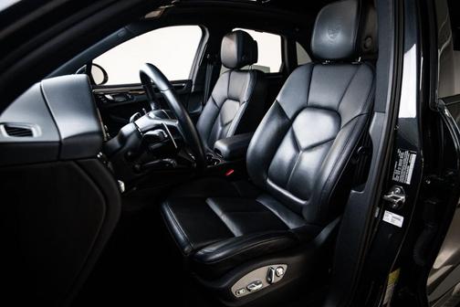 Volcano Grey Metallic 2024 Porsche Macan