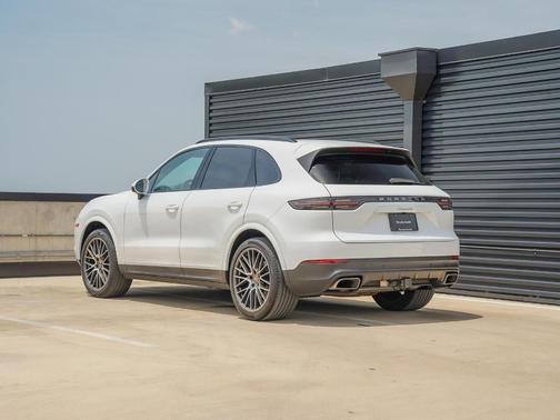 2021 Porsche Cayenne Base