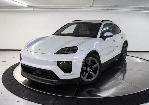 Ice 2025 Porsche Macan 4