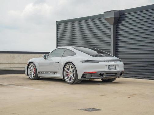 2024 Porsche 911 Carrera GTS