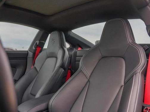 2024 Porsche 911 Carrera GTS