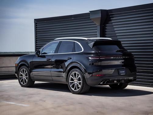 2024 Porsche Cayenne Base