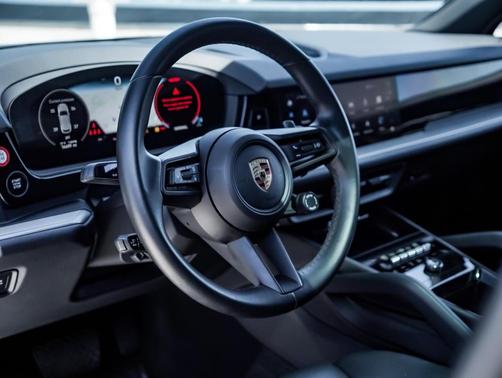 2024 Porsche Cayenne Base