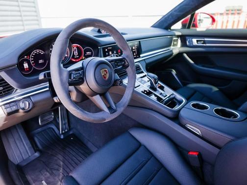 2023 Porsche Panamera GTS