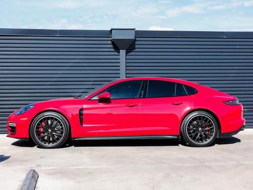 2023 Porsche Panamera GTS