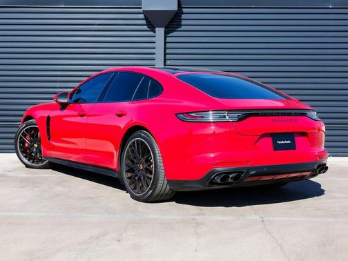 2023 Porsche Panamera GTS