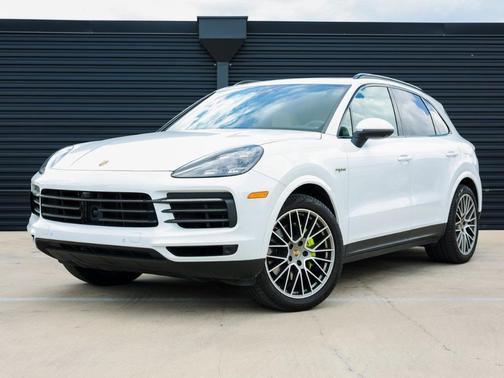 2022 Porsche Cayenne Platinum Edition