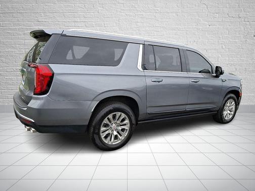 Satin Steel Metallic 2022 GMC Yukon XL Denali