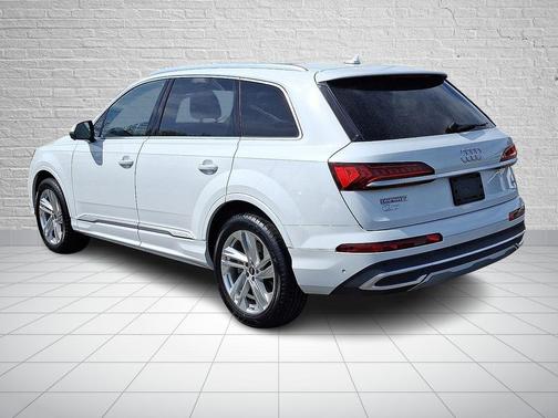 2022 Audi Q7 55 Premium Plus