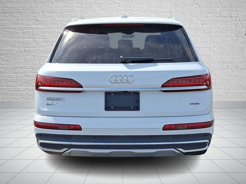 2022 Audi Q7 55 Premium Plus