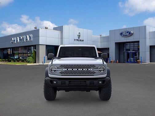 Oxford White 2026 Ford Bronco Badlands