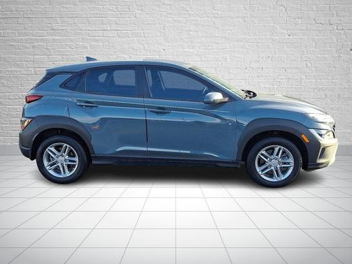 2022 Hyundai KONA SE