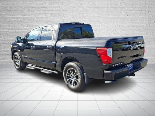 2021 Nissan Titan SV