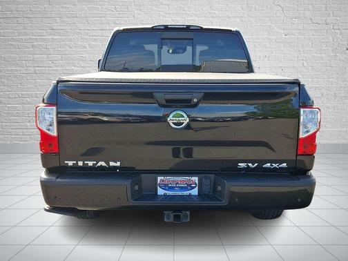 2021 Nissan Titan SV