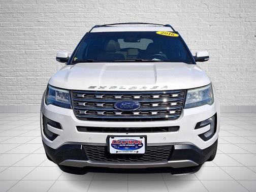 White Platinum Clearcoat Metallic 2016 Ford Explorer Limited