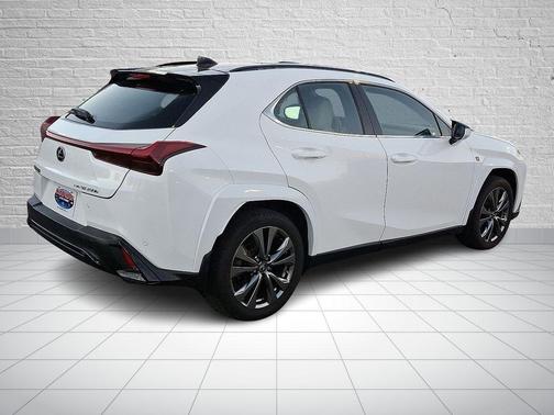 2023 Lexus UX 250h F SPORT Design