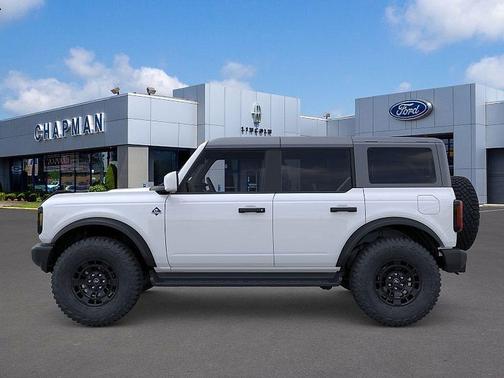 Oxford White 2026 Ford Bronco Outer Banks