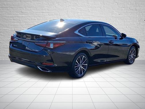 2022 Lexus ES 350 Base