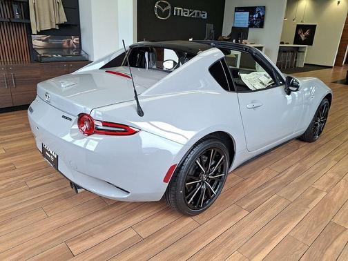 Metallic 2026 Mazda MX-5 Miata GRAND TOURING