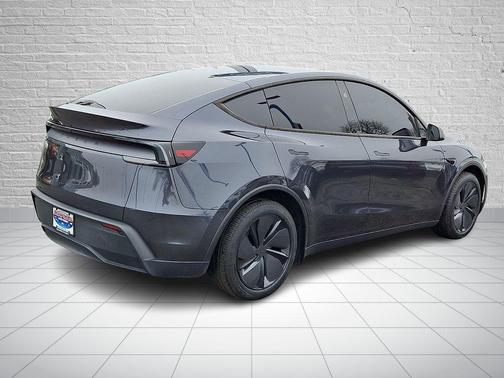 2026 Tesla Model Y PREMIUM