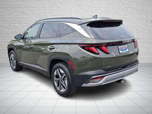 Green 2025 Hyundai TUCSON SEL