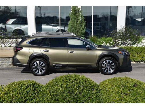 2025 Subaru Outback Touring XT
