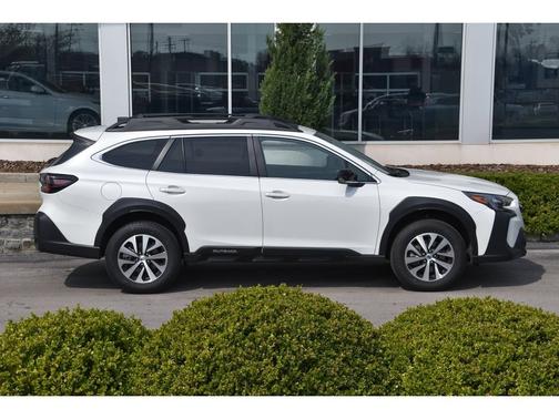 CRYSTAL WHITE PEARL 2025 Subaru Outback Premium