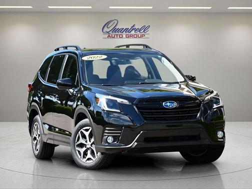 Crystal Black Silica 2022 Subaru Forester Premium