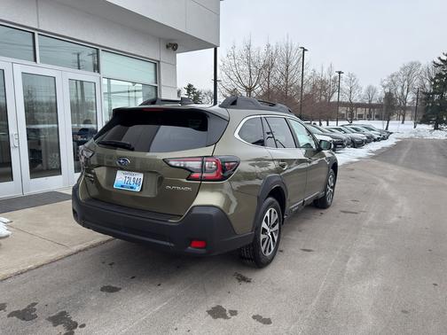 2025 Subaru Outback Premium