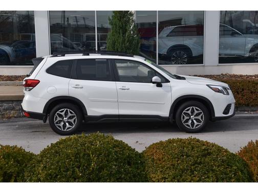 2024 Subaru Forester Premium