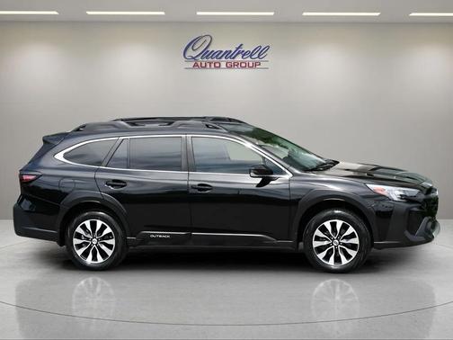 Crystal Black Silica 2024 Subaru Outback Limited