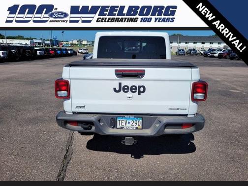 Bright White Clearcoat 2025 Jeep Gladiator SPORT