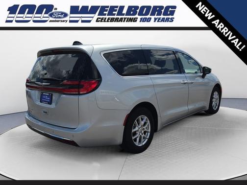 Silver Mist Clearcoat 2023 Chrysler Pacifica TOURING L