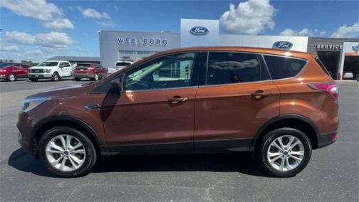 Photo 5 of 26 of 2017 Ford Escape SE