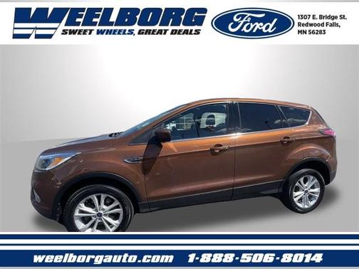 Photo 1 of 26 of 2017 Ford Escape SE
