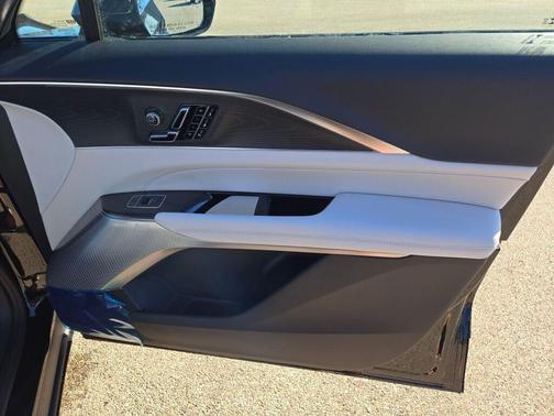 2026 Cadillac LYRIQ Premium Luxury