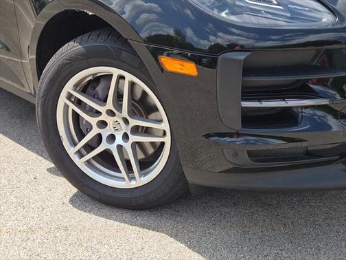 2021 Porsche Macan Base