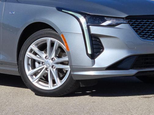 2023 Cadillac CT4 Luxury