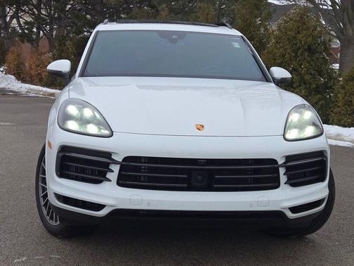 2023 Porsche Cayenne Platinum Edition