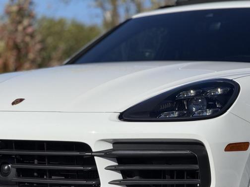 2023 Porsche Cayenne Platinum Edition