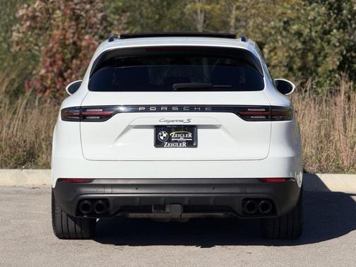 2023 Porsche Cayenne Platinum Edition