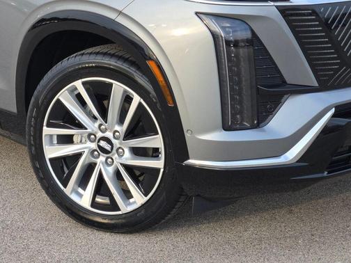 2026 Cadillac VISTIQ Luxury