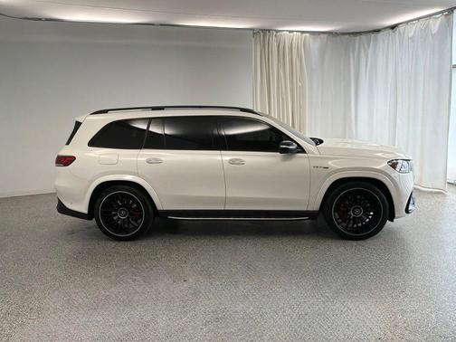 MANUFAKTUR Diamond White Metallic 2023 Mercedes-Benz AMG GLS 63 Base