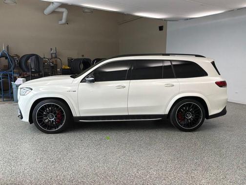 MANUFAKTUR Diamond White Metallic 2023 Mercedes-Benz AMG GLS 63 Base