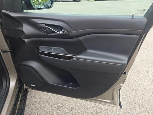 2023 GMC Acadia AWD AT4